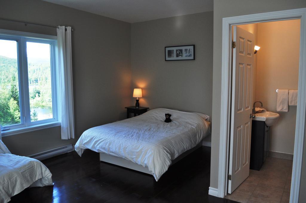 La Taniere De L'Ours Hotel Saint-Donat-de-Montcalm Room photo