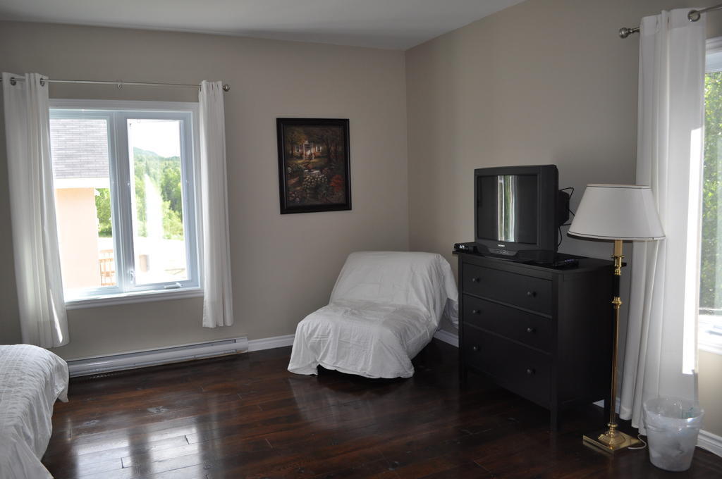 La Taniere De L'Ours Hotel Saint-Donat-de-Montcalm Room photo