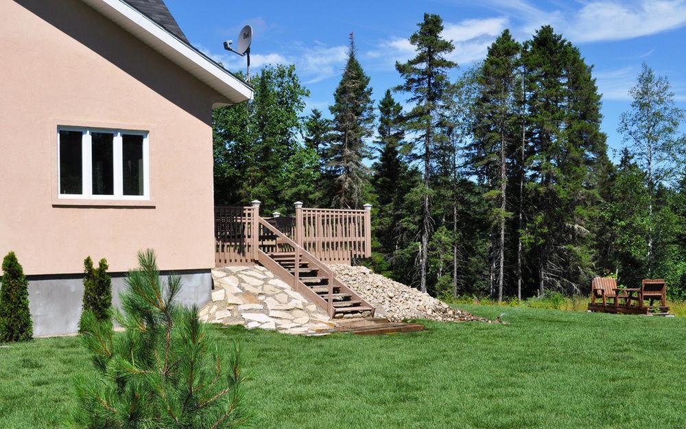 La Taniere De L'Ours Hotel Saint-Donat-de-Montcalm Exterior photo